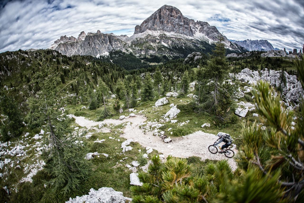 Linder Cycling Hotel Selva di Val Gardena Bagian luar foto